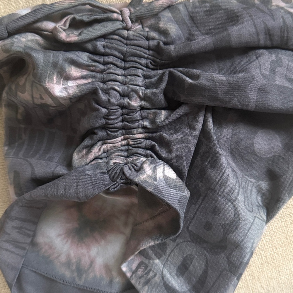 Gray Ruched Graphic Shorts - Picture 6 of 6